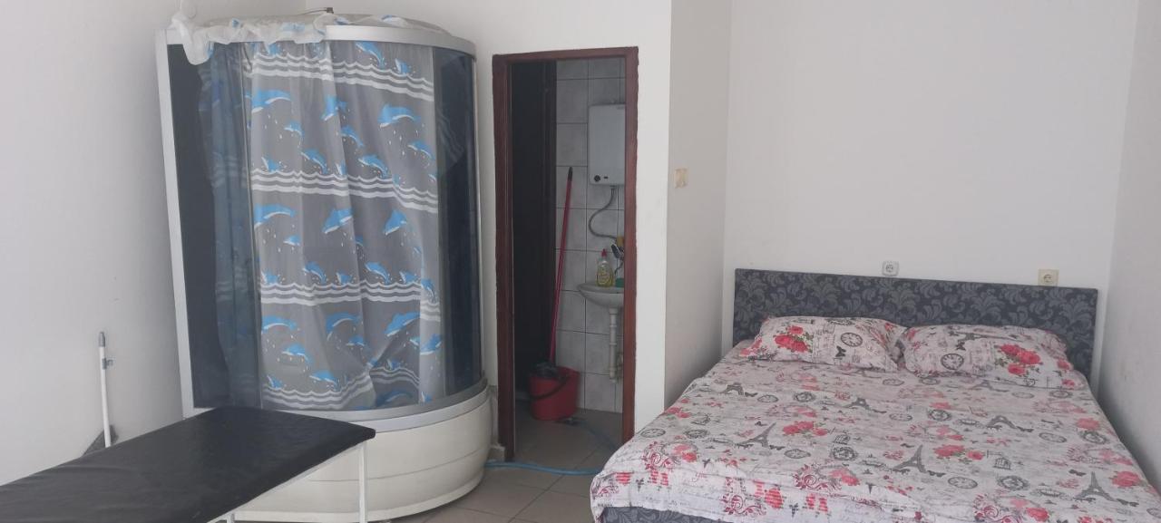 Big Bed, Rumenacka 7 Novi Sad Luaran gambar