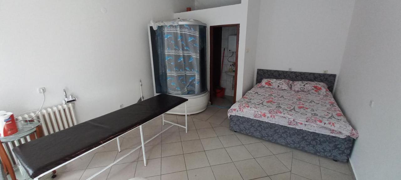 Big Bed, Rumenacka 7 Novi Sad Luaran gambar