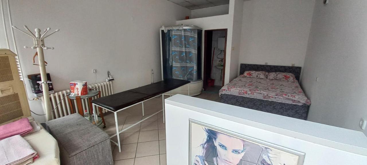Big Bed, Rumenacka 7 Novi Sad Luaran gambar